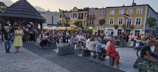 Chełm. Finałowa Muzyczna Studnia na Placu Łuczkowskiego [GALERIA ZDJĘĆ]