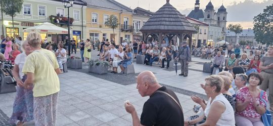 Chełm. Finałowa Muzyczna Studnia na Placu Łuczkowskiego [GALERIA ZDJĘĆ]