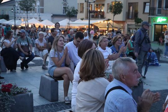 Chełm. Finałowa Muzyczna Studnia na Placu Łuczkowskiego [GALERIA ZDJĘĆ]