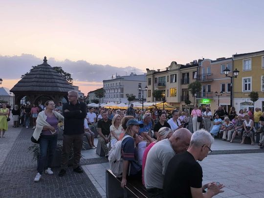 Chełm. Finałowa Muzyczna Studnia na Placu Łuczkowskiego [GALERIA ZDJĘĆ]
