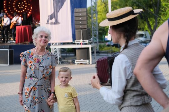 Chełm. Retro Fest 2025. To była zabawa na sto dwa! Cz. I [GALERIA ZDJĘĆ]