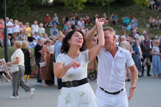 Chełm. Retro Fest 2025. To była zabawa na sto dwa! Cz. I [GALERIA ZDJĘĆ]