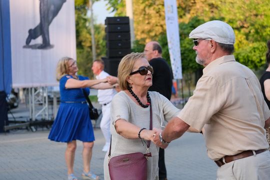 Chełm. Retro Fest 2025. To była zabawa na sto dwa! Cz. I [GALERIA ZDJĘĆ]