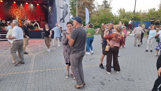 Chełm. Retro Fest 2025. To była zabawa na sto dwa! Cz. II [GALERIA ZDJĘĆ]