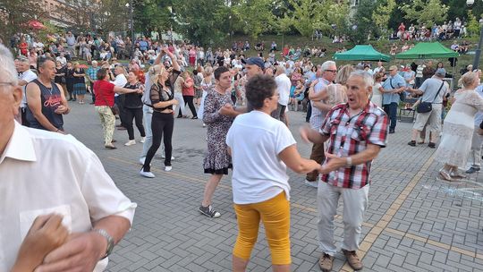 Chełm. Retro Fest 2025. To była zabawa na sto dwa! Cz. II [GALERIA ZDJĘĆ]