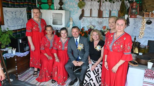 Dożynki powiatowe w Urszulinie. Rolnicy powiatu włodawskiego dziękowali za plony [GALERIA ZDJĘĆ]