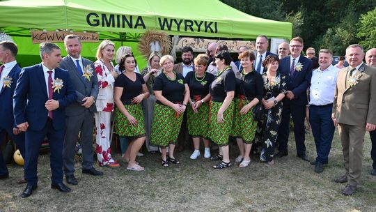 Dożynki powiatowe w Urszulinie. Rolnicy powiatu włodawskiego dziękowali za plony [GALERIA ZDJĘĆ]