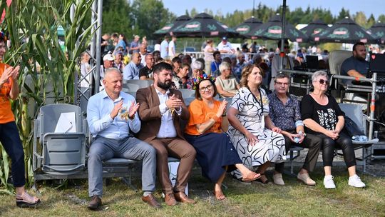 Dożynki powiatowe w Urszulinie. Rolnicy powiatu włodawskiego dziękowali za plony [GALERIA ZDJĘĆ]