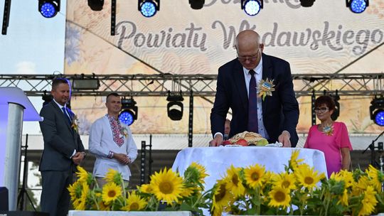 Dożynki powiatowe w Urszulinie. Rolnicy powiatu włodawskiego dziękowali za plony [GALERIA ZDJĘĆ]