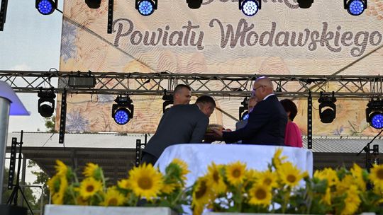 Dożynki powiatowe w Urszulinie. Rolnicy powiatu włodawskiego dziękowali za plony [GALERIA ZDJĘĆ]