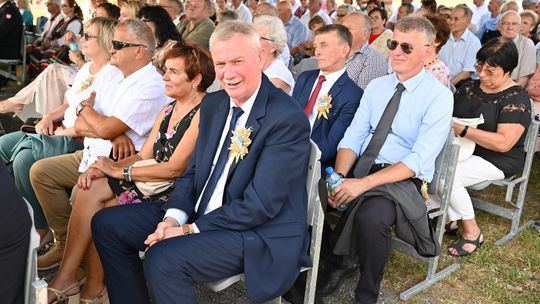 Dożynki powiatowe w Urszulinie. Rolnicy powiatu włodawskiego dziękowali za plony [GALERIA ZDJĘĆ]