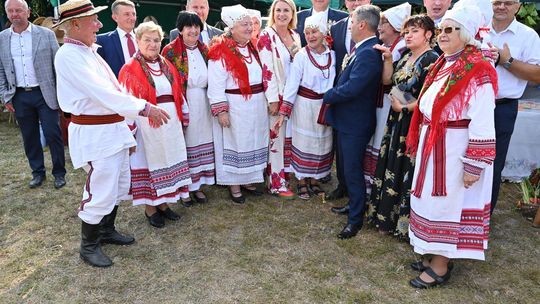 Dożynki powiatowe w Urszulinie. Rolnicy powiatu włodawskiego dziękowali za plony [GALERIA ZDJĘĆ]