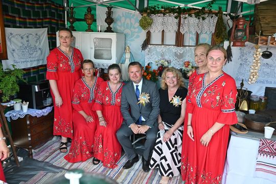 Dożynki powiatowe w Urszulinie. Rolnicy powiatu włodawskiego dziękowali za plony [GALERIA ZDJĘĆ]