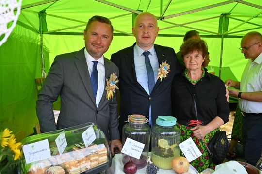 Dożynki powiatowe w Urszulinie. Rolnicy powiatu włodawskiego dziękowali za plony [GALERIA ZDJĘĆ]