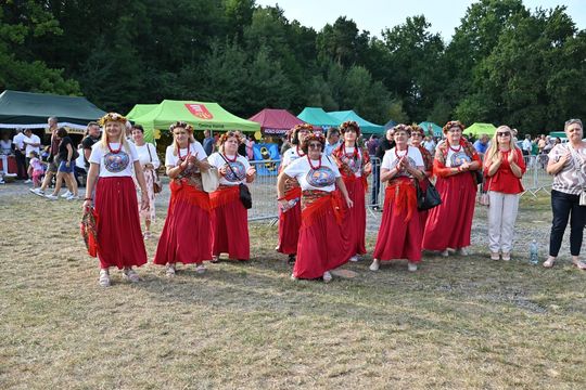 Dożynki powiatowe w Urszulinie. Rolnicy powiatu włodawskiego dziękowali za plony [GALERIA ZDJĘĆ]