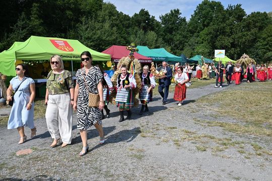 Dożynki powiatowe w Urszulinie. Rolnicy powiatu włodawskiego dziękowali za plony [GALERIA ZDJĘĆ]