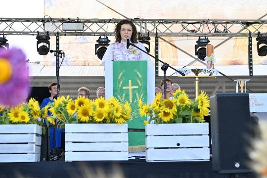 Dożynki powiatowe w Urszulinie. Rolnicy powiatu włodawskiego dziękowali za plony [GALERIA ZDJĘĆ]