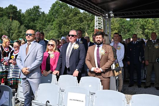 Dożynki powiatowe w Urszulinie. Rolnicy powiatu włodawskiego dziękowali za plony [GALERIA ZDJĘĆ]