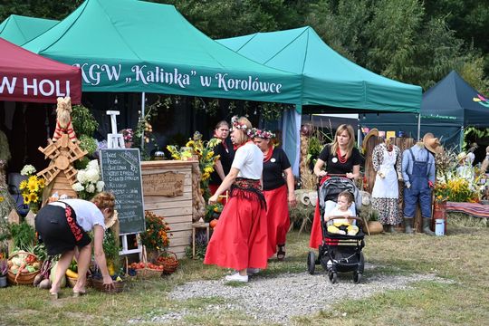 Dożynki powiatowe w Urszulinie. Rolnicy powiatu włodawskiego dziękowali za plony [GALERIA ZDJĘĆ]