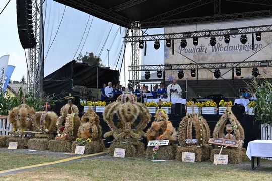 Dożynki powiatowe w Urszulinie. Rolnicy powiatu włodawskiego dziękowali za plony [GALERIA ZDJĘĆ]