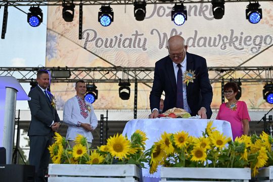 Dożynki powiatowe w Urszulinie. Rolnicy powiatu włodawskiego dziękowali za plony [GALERIA ZDJĘĆ]