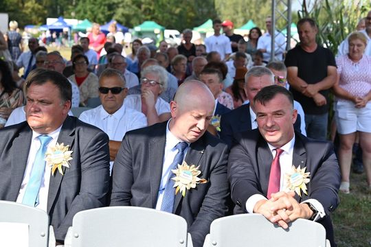 Dożynki powiatowe w Urszulinie. Rolnicy powiatu włodawskiego dziękowali za plony [GALERIA ZDJĘĆ]