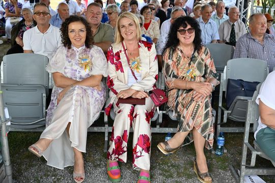 Dożynki powiatowe w Urszulinie. Rolnicy powiatu włodawskiego dziękowali za plony [GALERIA ZDJĘĆ]