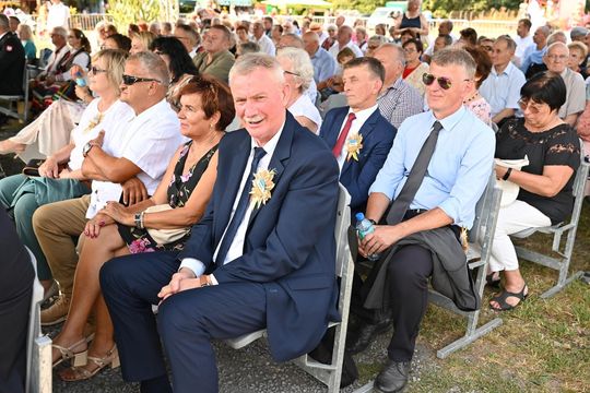 Dożynki powiatowe w Urszulinie. Rolnicy powiatu włodawskiego dziękowali za plony [GALERIA ZDJĘĆ]