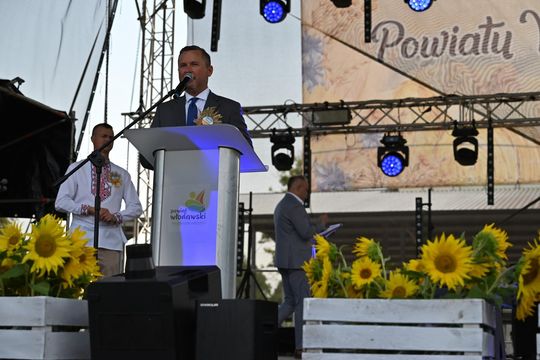 Dożynki powiatowe w Urszulinie. Rolnicy powiatu włodawskiego dziękowali za plony [GALERIA ZDJĘĆ]