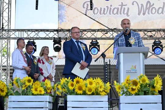 Dożynki powiatowe w Urszulinie. Rolnicy powiatu włodawskiego dziękowali za plony [GALERIA ZDJĘĆ]