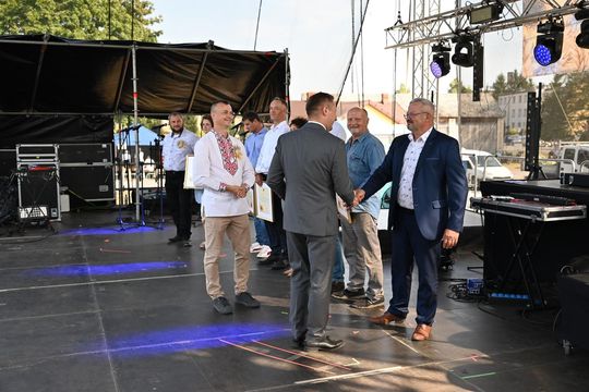 Dożynki powiatowe w Urszulinie. Rolnicy powiatu włodawskiego dziękowali za plony [GALERIA ZDJĘĆ]