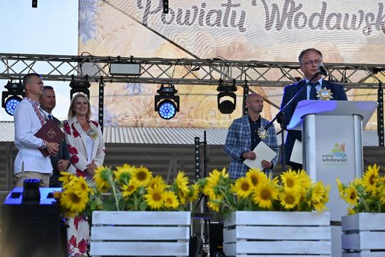 Dożynki powiatowe w Urszulinie. Rolnicy powiatu włodawskiego dziękowali za plony [GALERIA ZDJĘĆ]