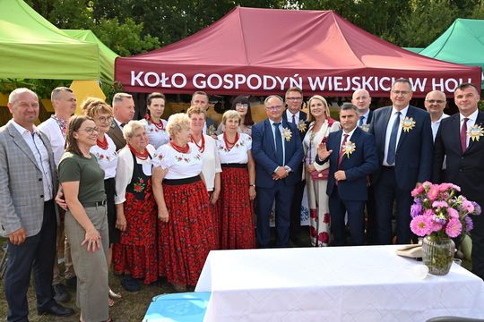 Dożynki powiatowe w Urszulinie. Rolnicy powiatu włodawskiego dziękowali za plony [GALERIA ZDJĘĆ]