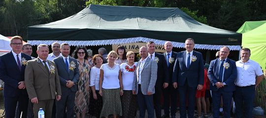 Dożynki powiatowe w Urszulinie. Rolnicy powiatu włodawskiego dziękowali za plony [GALERIA ZDJĘĆ]