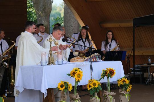 Dożynki w Rejowcu 2025. Dziękowali za plony i bawili się [GALERIA ZDJĘĆ]