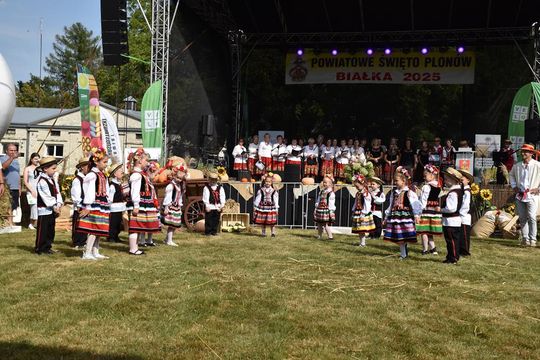 Dożynki powiatu krasnostawskiego w Stadninie Koni w Białce cz. II [GALERIA ZDJĘĆ]