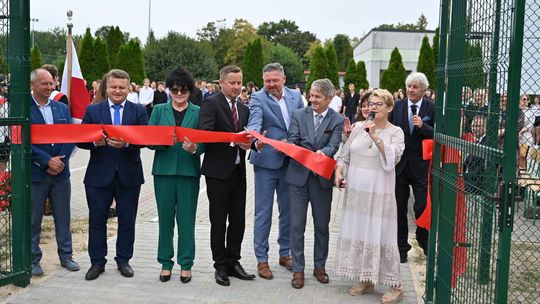 Włodawa. I LO zyskało nowoczesny kompleks sportowy [ZDJĘCIA]