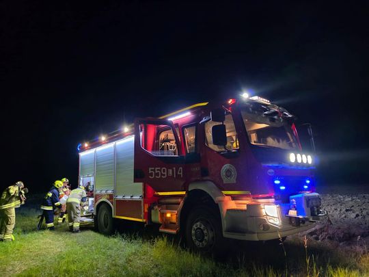 Pow. włodawski. Płonęły bele słomy, trawy i kompostownik [GALERIA ZDJĘĆ]