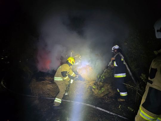 Pow. włodawski. Płonęły bele słomy, trawy i kompostownik [GALERIA ZDJĘĆ]