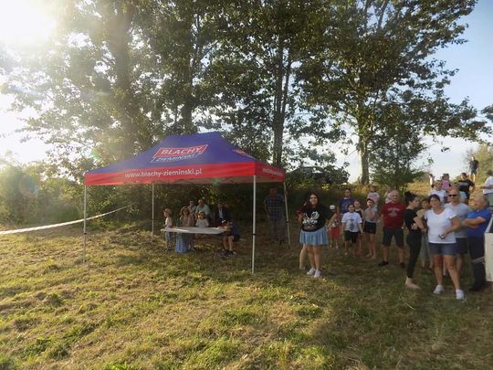 Gm. Izbica. Pożegnanie wakacji w Topoli. Była potańcówka i motocrossy