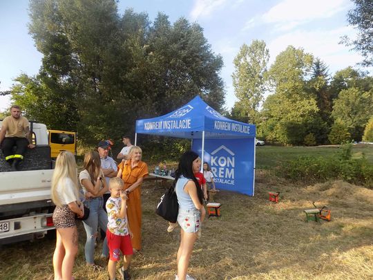 Gm. Izbica. Pożegnanie wakacji w Topoli. Była potańcówka i motocrossy