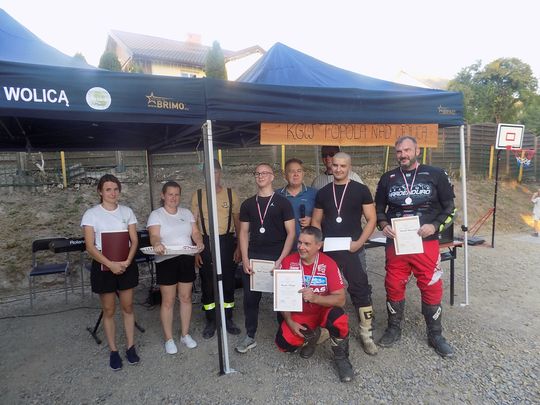 Gm. Izbica. Pożegnanie wakacji w Topoli. Była potańcówka i motocrossy