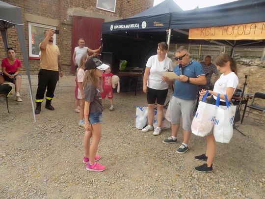 Gm. Izbica. Pożegnanie wakacji w Topoli. Była potańcówka i motocrossy