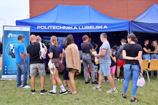Chełm. Naukowy Piknik Rodzinny w kampusie PANS. To był dzień pełen nauki i zabawy [GALERIA ZDJĘĆ]