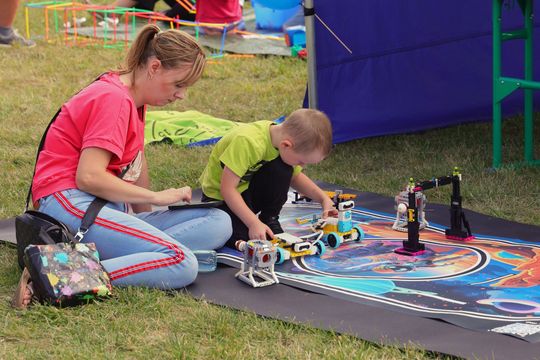 Chełm. Naukowy Piknik Rodzinny w kampusie PANS. To był dzień pełen nauki i zabawy [GALERIA ZDJĘĆ]