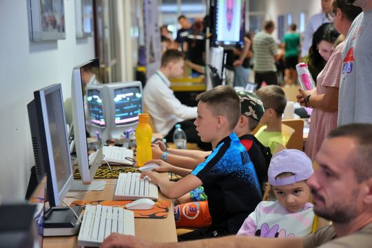 Chełm. Naukowy Piknik Rodzinny w kampusie PANS. To był dzień pełen nauki i zabawy [GALERIA ZDJĘĆ]