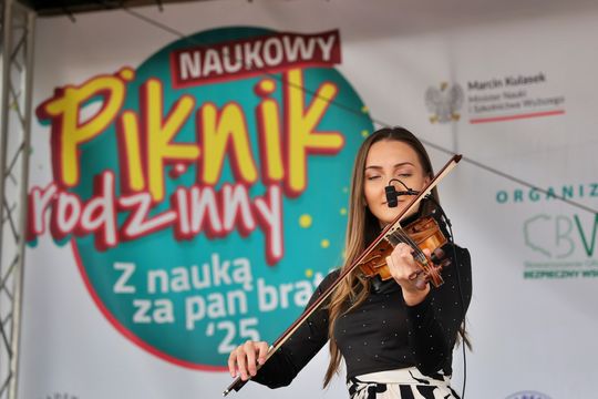 Chełm. Naukowy Piknik Rodzinny w kampusie PANS. To był dzień pełen nauki i zabawy [GALERIA ZDJĘĆ]