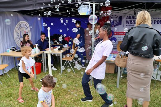 Chełm. Naukowy Piknik Rodzinny w kampusie PANS. To był dzień pełen nauki i zabawy [GALERIA ZDJĘĆ]