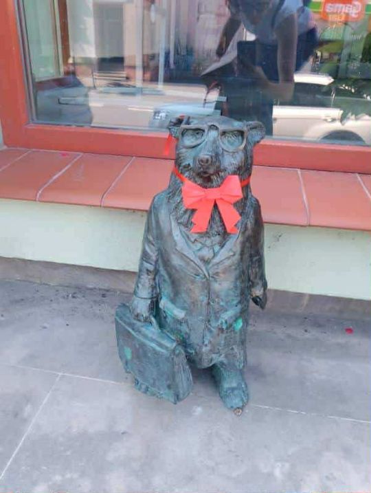 Chełmskie misie w czerwonych kokardkach przypominają o FAS [ZDJĘCIA]