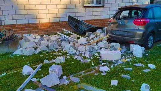 Gdzie spadły drony? W Czosnówce zlokalizowano pierwszy, w Wyrykach szczątki zniszczyły dach